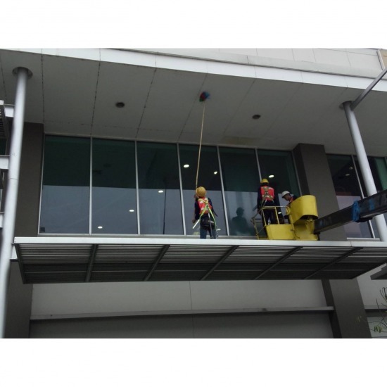 Panel 03